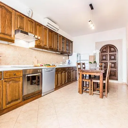 Tuta Apartman Pakoštane
