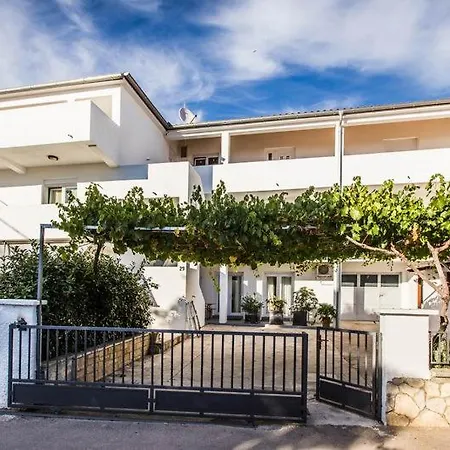 Tuta Apartman