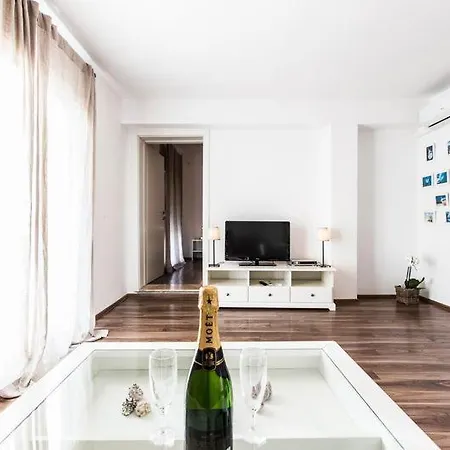 Tuta Apartman *
